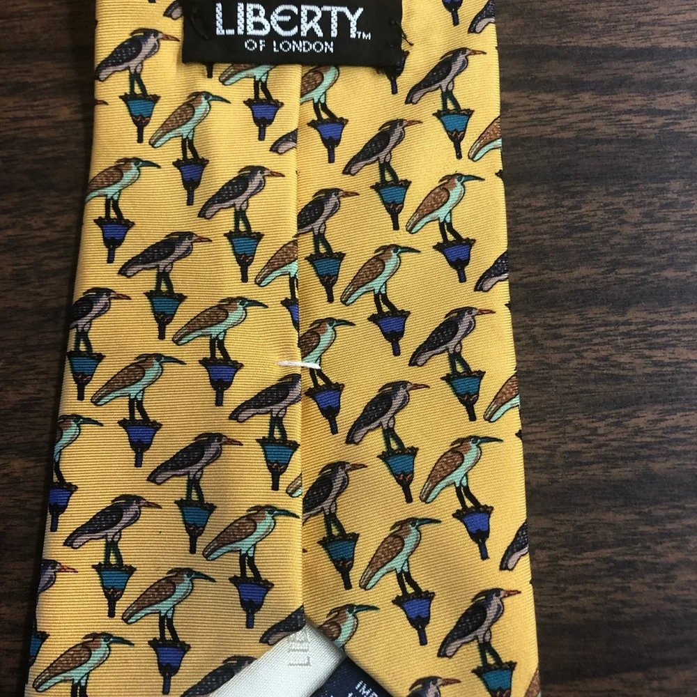 LIBERTY‎ OF LONDON SILK BIRD TIE